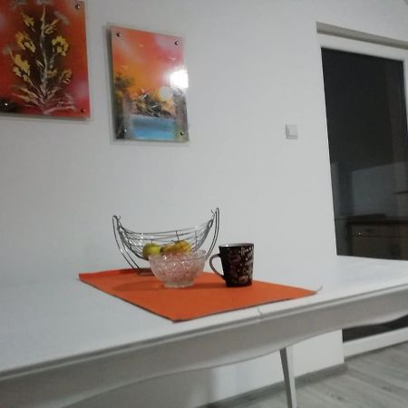 Apartman Salus Tuzla Ngoại thất bức ảnh